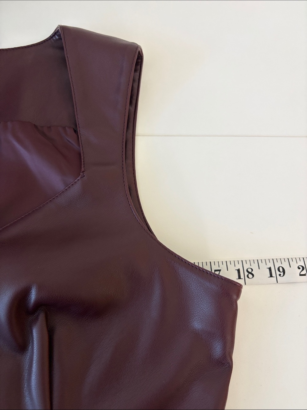7 for All Mankind Y2K Preppy Faux Leather Burgundy Vest Size M Bandage Neckline - Picture 8 of 13